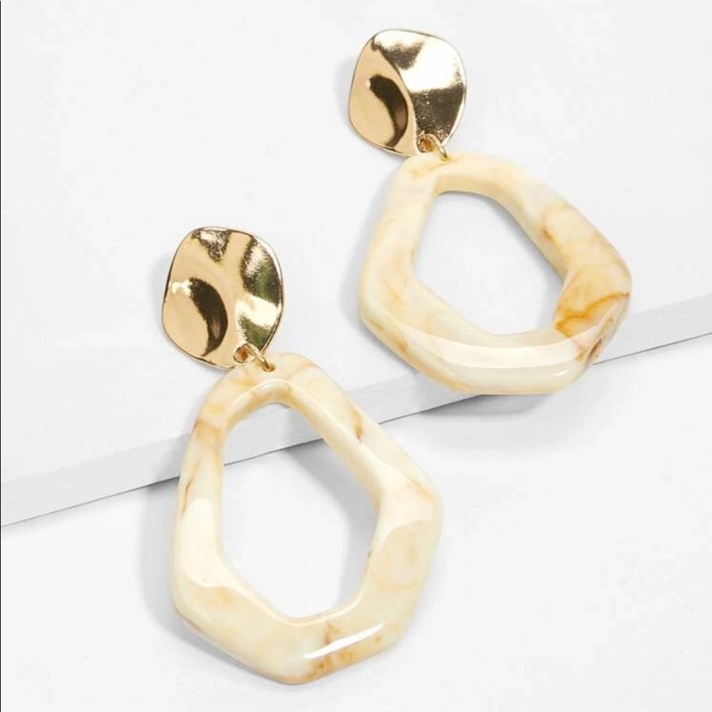 Stone Beige Earrings